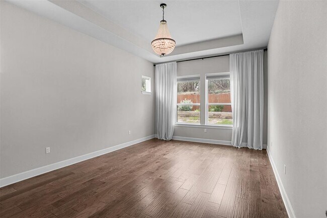 Building Photo - 522 Dayridge Dr