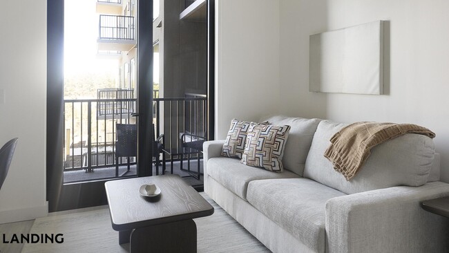 Building Photo - 1007 S Mint St