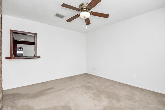 Building Photo - 403 Westwood Dr