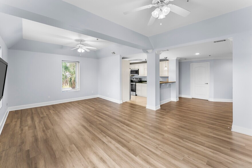 Building Photo - 700 Wilmington Island Rd