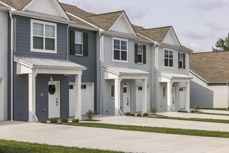 Building Photo - Mariners Cove