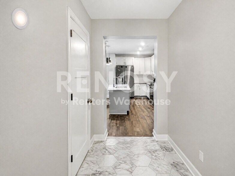 Building Photo - 10598 Weston Wy N