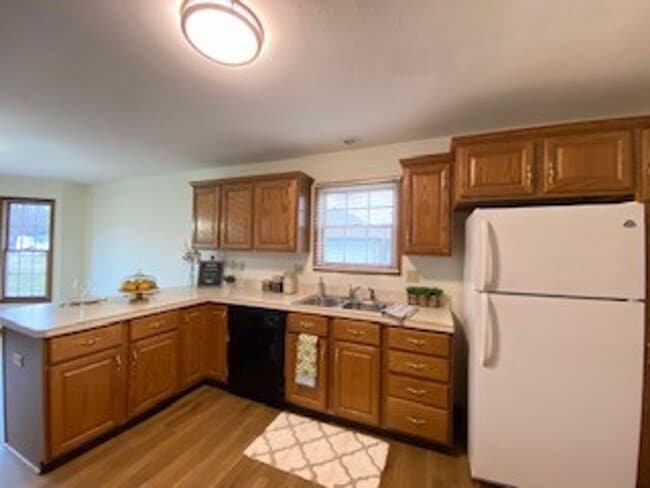 Building Photo - 3 Bedroom/2 Bathroom Home in the Gardens!