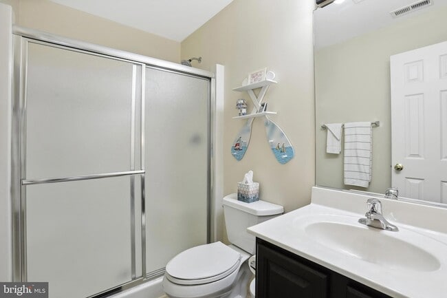 Building Photo - 6117 Riverview Dr