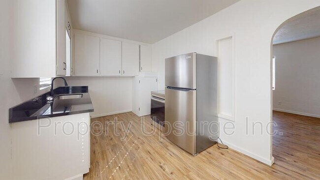 Primary Photo - 2426 Court St
