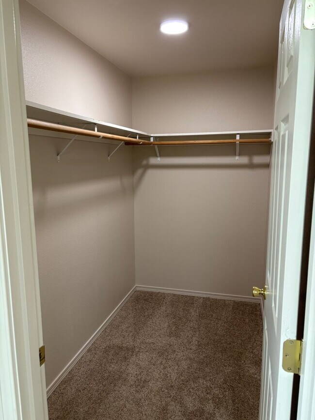 Building Photo - 2061-2061 NE Wolverine Loop