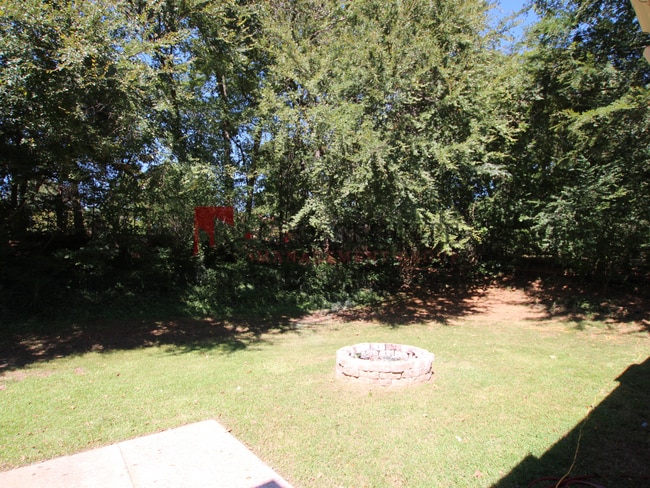 Building Photo - Charming 3 Bedroom in Whitehouse!