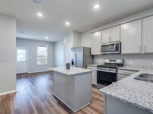 Building Photo - 388 Begonia St