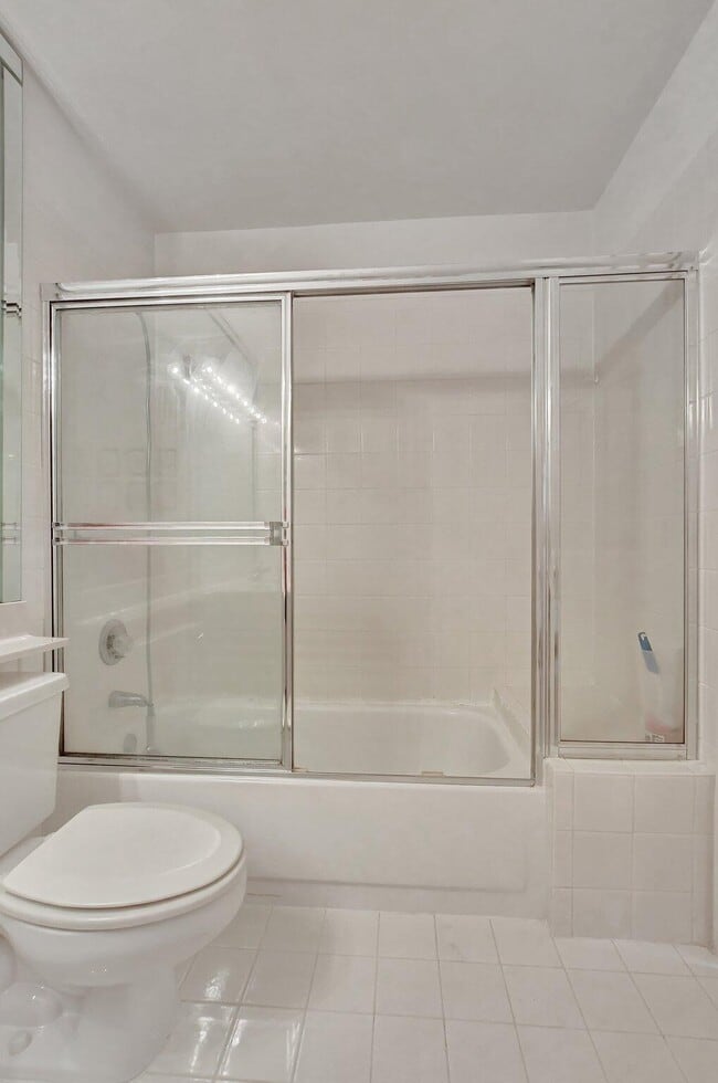 Building Photo - 23088 Via Stel