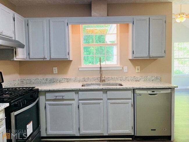 Building Photo - 30 Standing Rock Rd