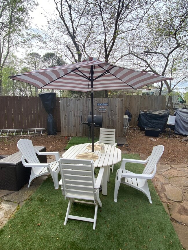 Building Photo - 1396 Windburn Dr