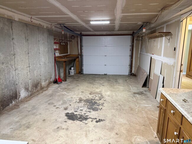 Building Photo - 308 Noank Ledyard Rd