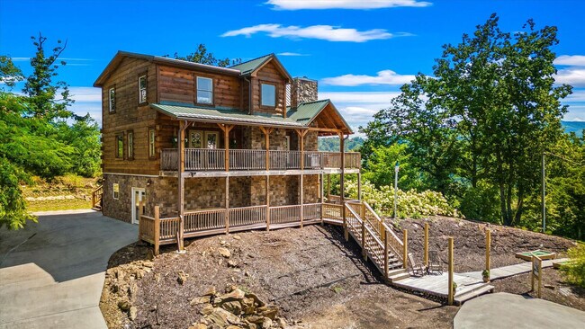 Building Photo - 208 Tunnel Ridge Dr