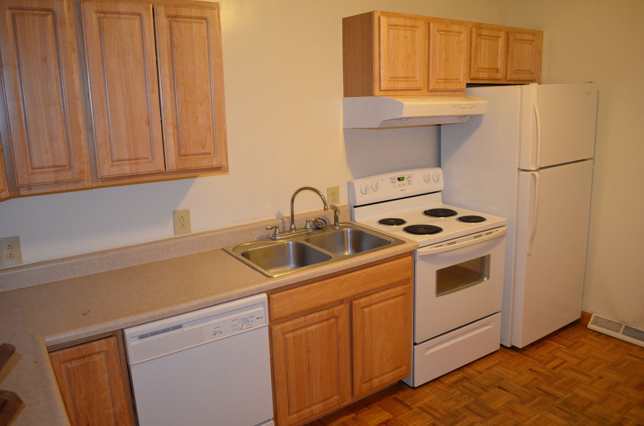 Building Photo - 5681 Fullview Heights Dr