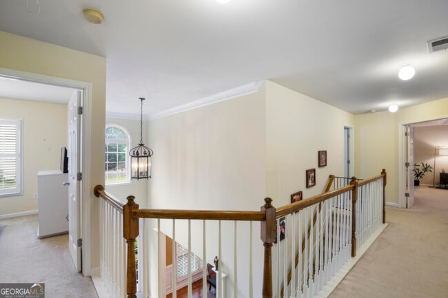 Building Photo - 1360 Silvergate Dr