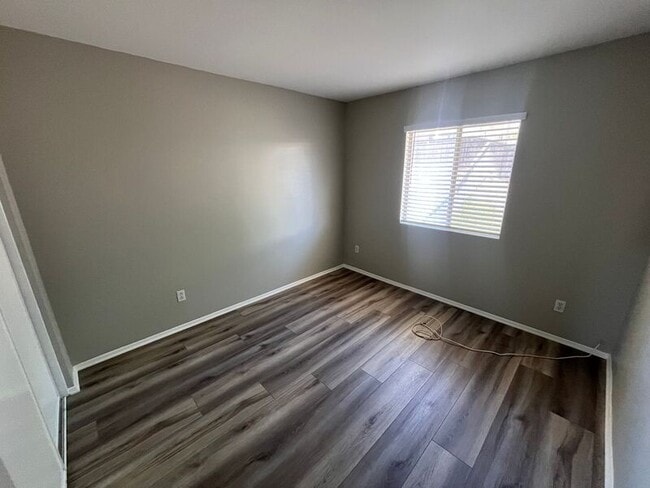 Building Photo - 42114 Acacia Way