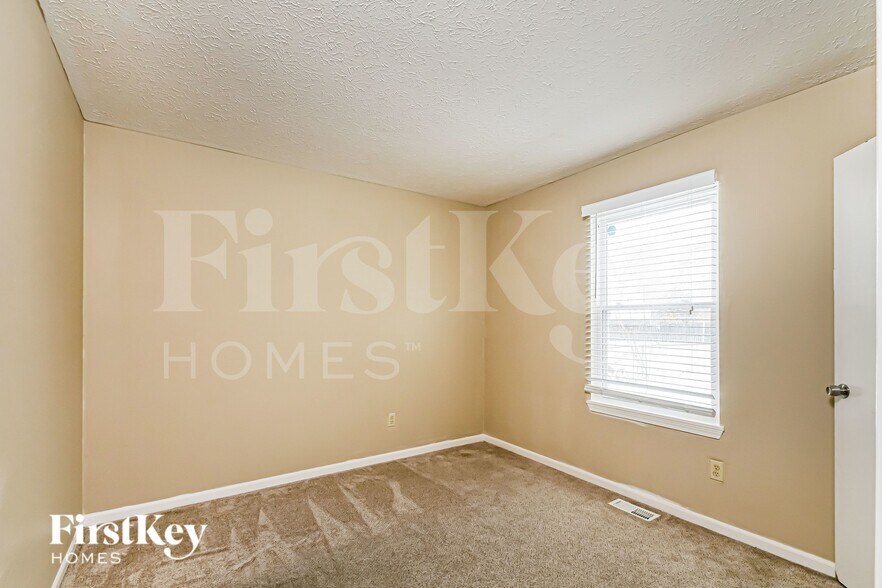 Building Photo - 7427 Cobblestone W Dr