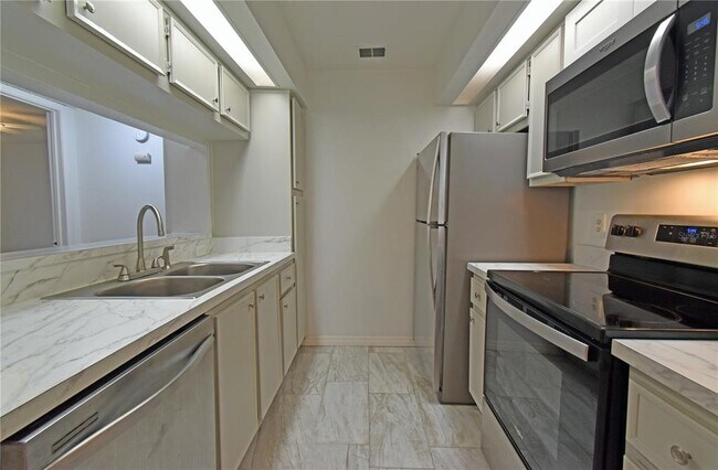 Building Photo - 4207 Winding Moss Trail