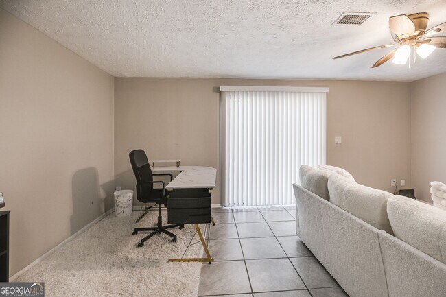 Building Photo - 6413 Wedgewood Trce