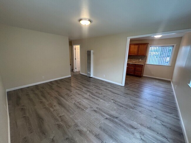 Building Photo - NB EBN T 22218