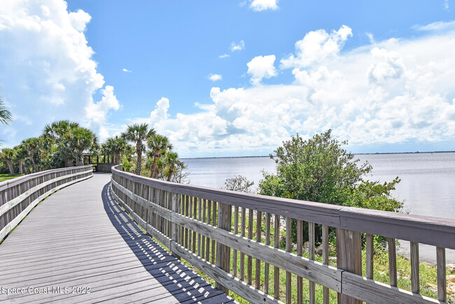 Building Photo - 732 Bayside Dr