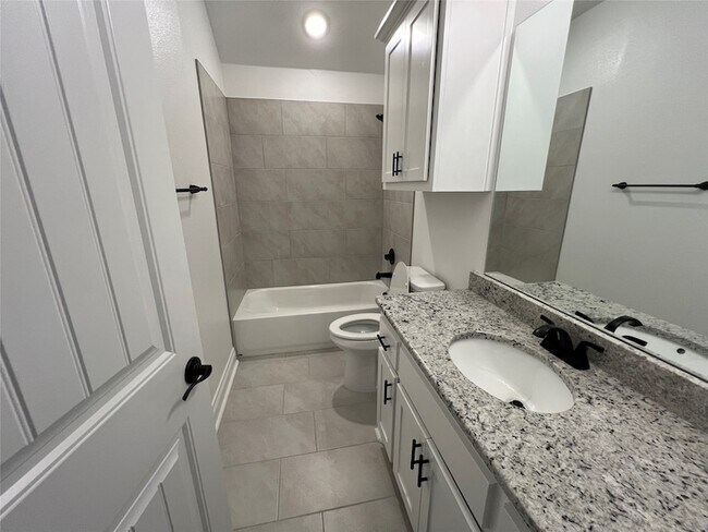 Building Photo - 708 Hardaway Ln