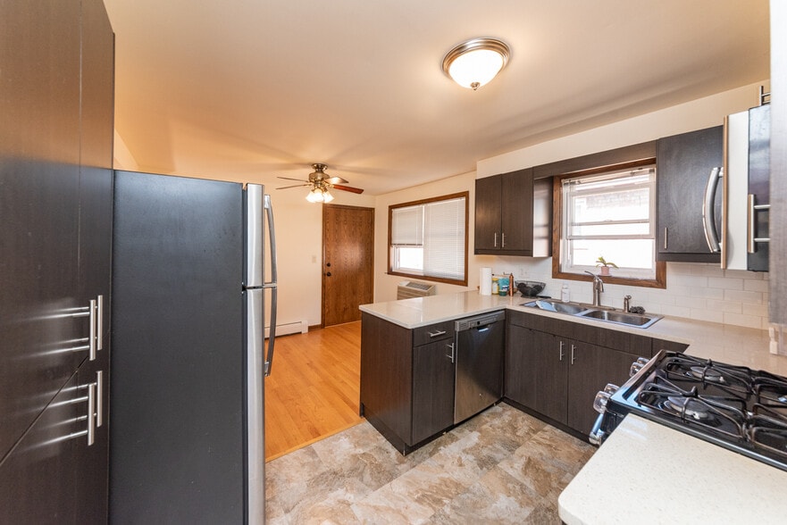 Building Photo - 4520 N Seeley Ave