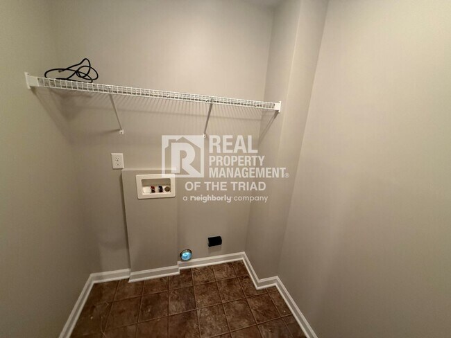 Building Photo - 2234 Nettlebrook Dr
