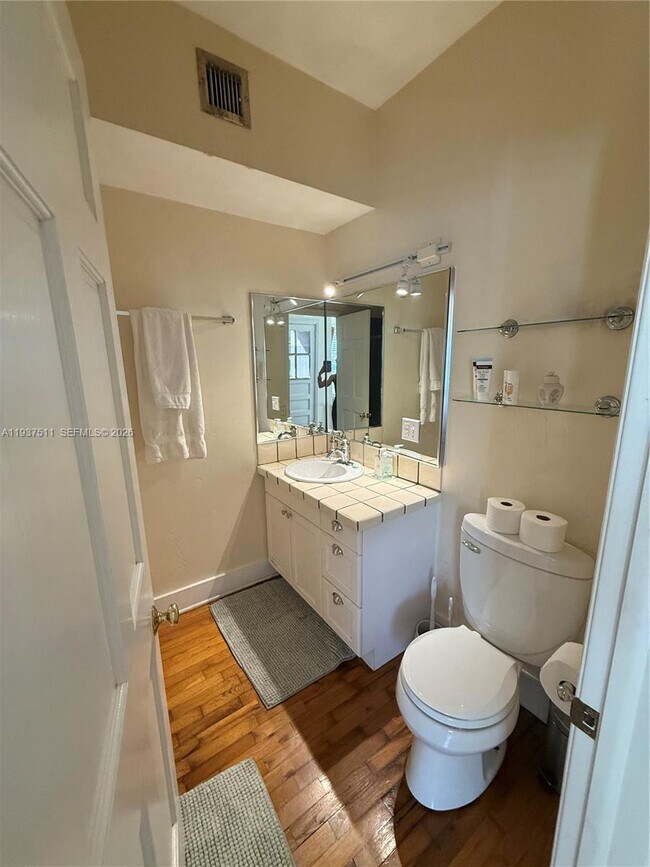 Building Photo - 1550 Jefferson Ave