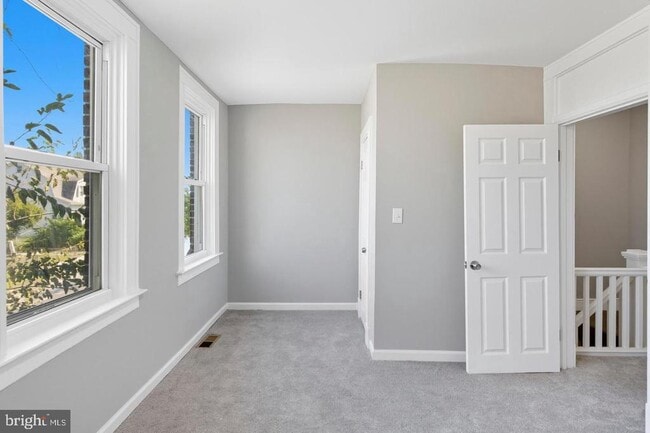 Building Photo - 809 Pontiac Ave