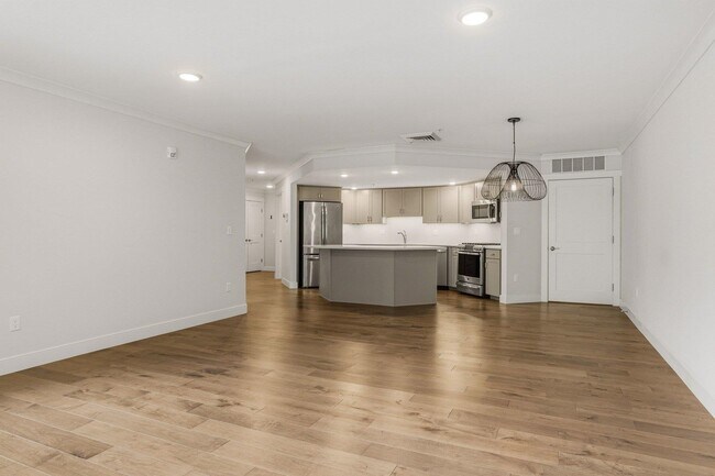 Building Photo - 150 US-1 BYP