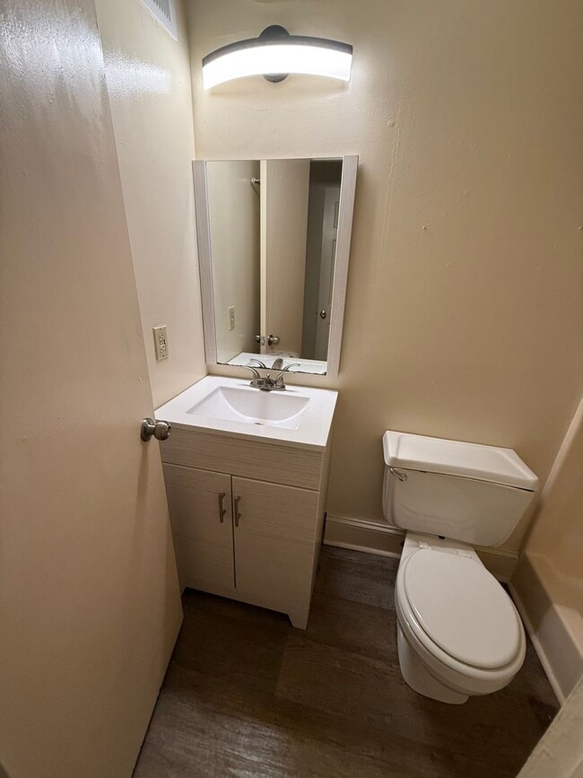 Building Photo - Bloomfield