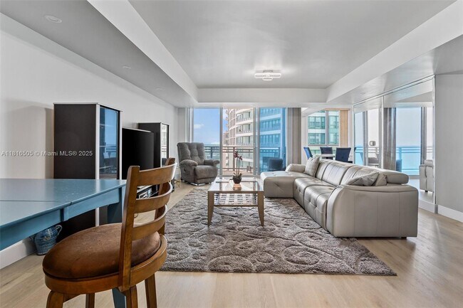 Building Photo - 3535 S Ocean Dr