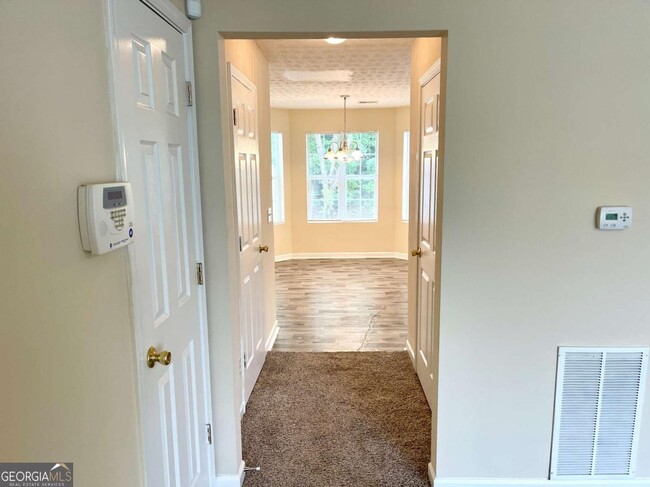 Building Photo - 5745 Strathmoor Manor Cir