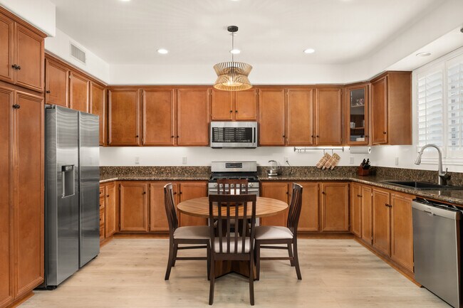 Building Photo - 1 Agave Ct