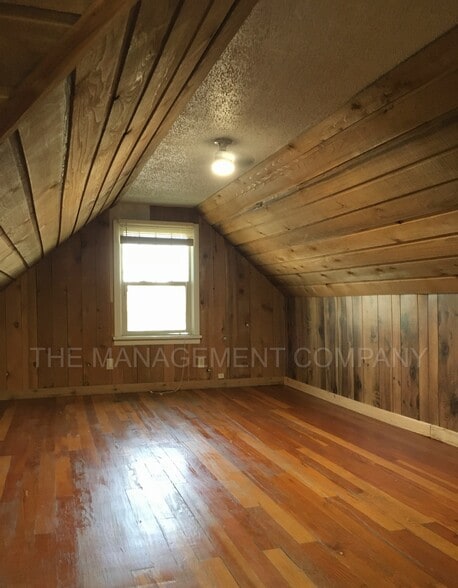 Building Photo - 576 Addison Ave W
