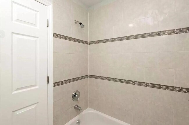 Building Photo - 28 Van Cleef St