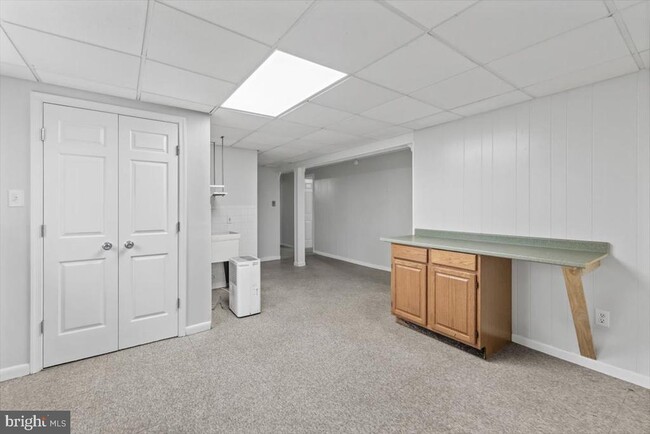 Building Photo - 260 Hill Crest Dr