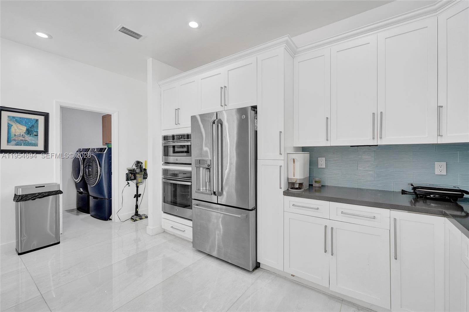 Building Photo - 1367 Camellia Cir