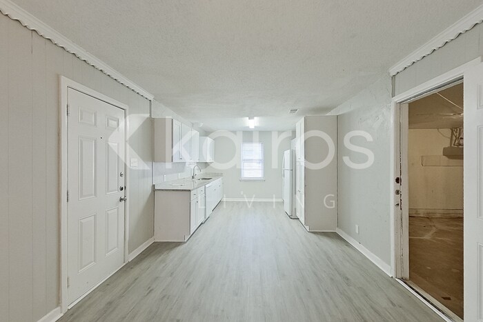 Building Photo - 738 Willowood Ln