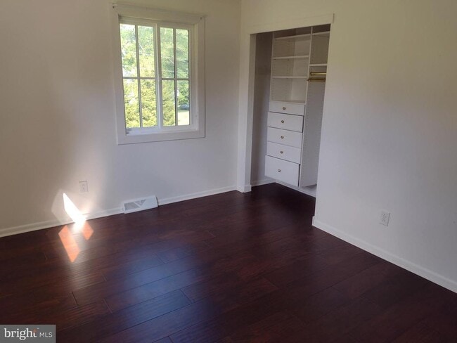 Building Photo - 64 Bogle Dr