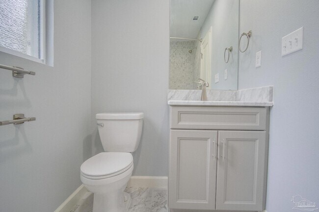 Building Photo - 114 Altamont Rd