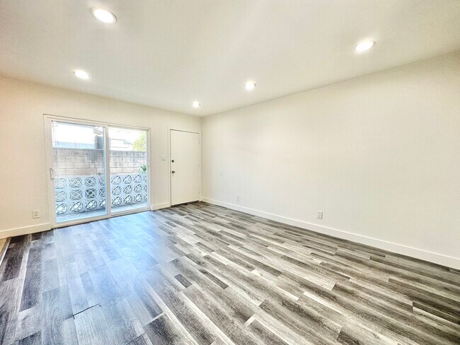 Building Photo - 1508 S Orange Dr