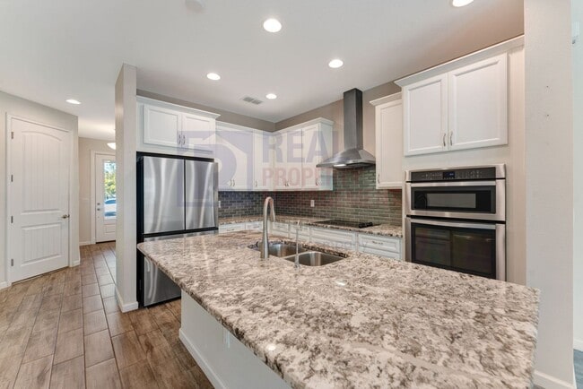 Building Photo - 3689 Divot Ln