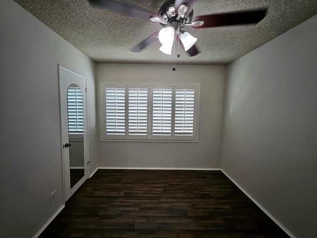 Building Photo - 3154 Jolley Dr