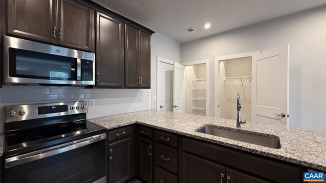 Building Photo - 628 Noush Ct