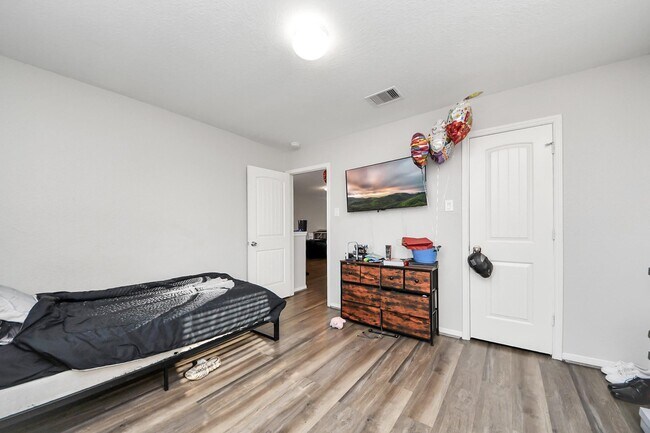 Building Photo - 18326 Trace Pointe Ln