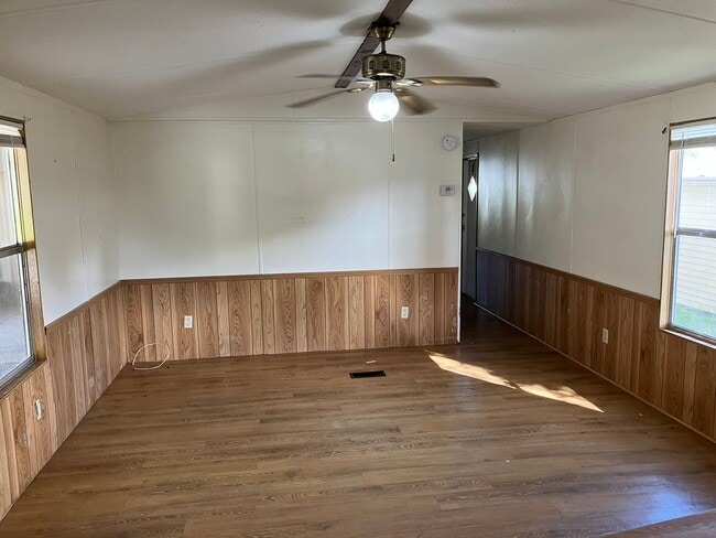 Building Photo - Clean & Quite (2BR/1BA) Single Wide Traile...