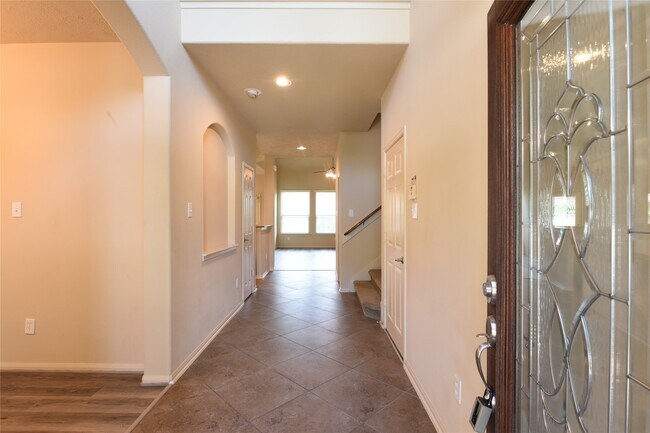 Building Photo - 118 E Lasting Spring Cir