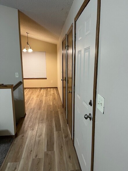 Building Photo - 3823 N Pepper Ridge St